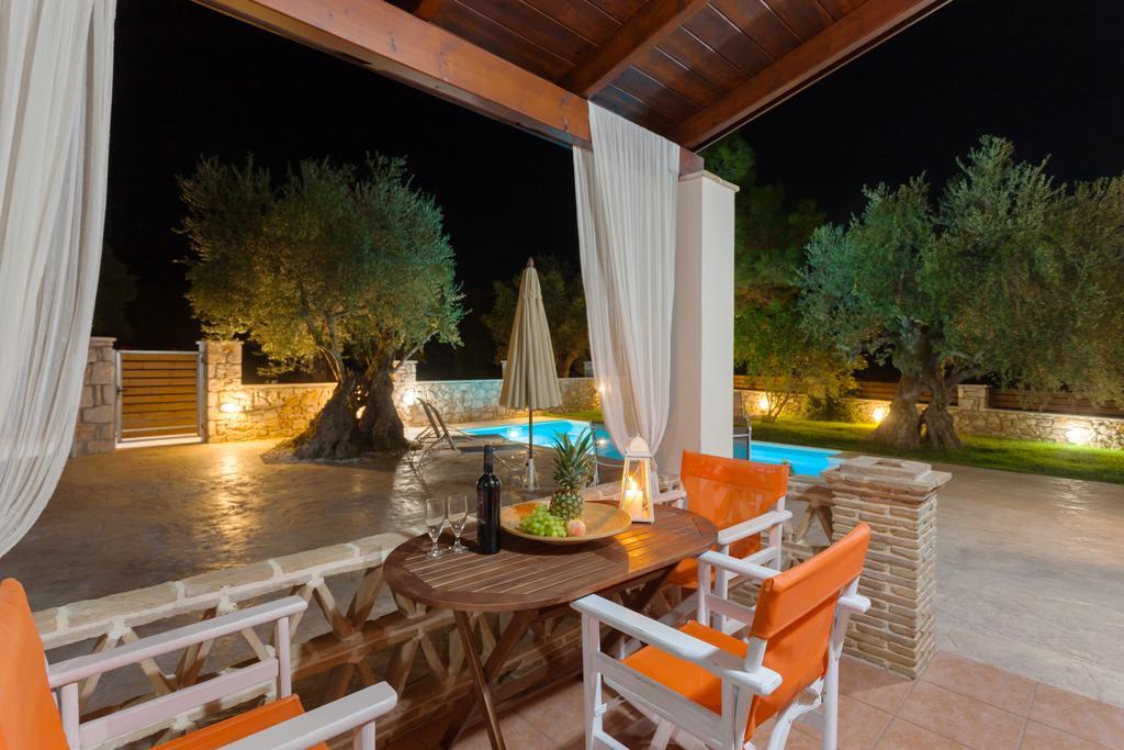 Evalexia Villa - Luxury Villa With Private Pool Near Laganas Perfect For Groups By Villa Mana Gers Kalamákion Exterior foto