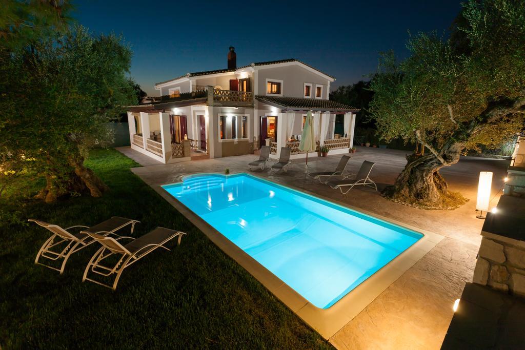 Evalexia Villa - Luxury Villa With Private Pool Near Laganas Perfect For Groups By Villa Mana Gers Kalamákion Exterior foto