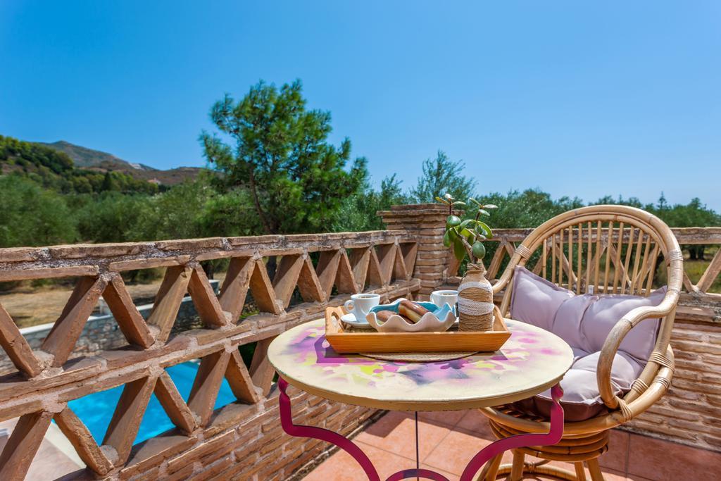 Evalexia Villa - Luxury Villa With Private Pool Near Laganas Perfect For Groups By Villa Mana Gers Kalamákion Exterior foto