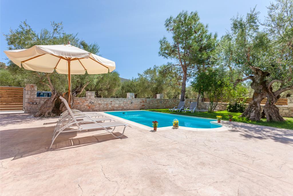 Evalexia Villa - Luxury Villa With Private Pool Near Laganas Perfect For Groups By Villa Mana Gers Kalamákion Exterior foto