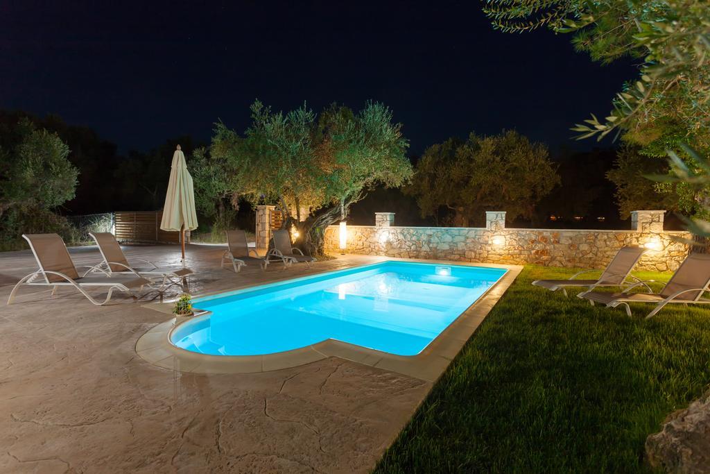Evalexia Villa - Luxury Villa With Private Pool Near Laganas Perfect For Groups By Villa Mana Gers Kalamákion Exterior foto